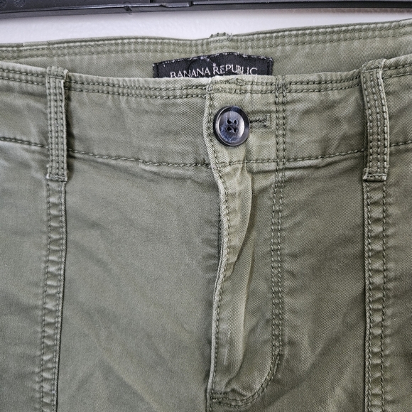 Banana Republic Olive Green Casual Pants Capri Cropped Rolled Neutral Solid - Picture 5 of 13